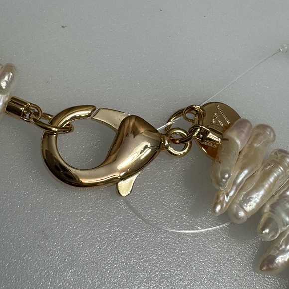 Jane Win Pearl Necklace with Gold Clasp 17.5” - Picture 2 of 4